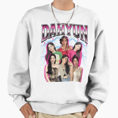 Alternative view of Dahyun 90s Sweatshirt